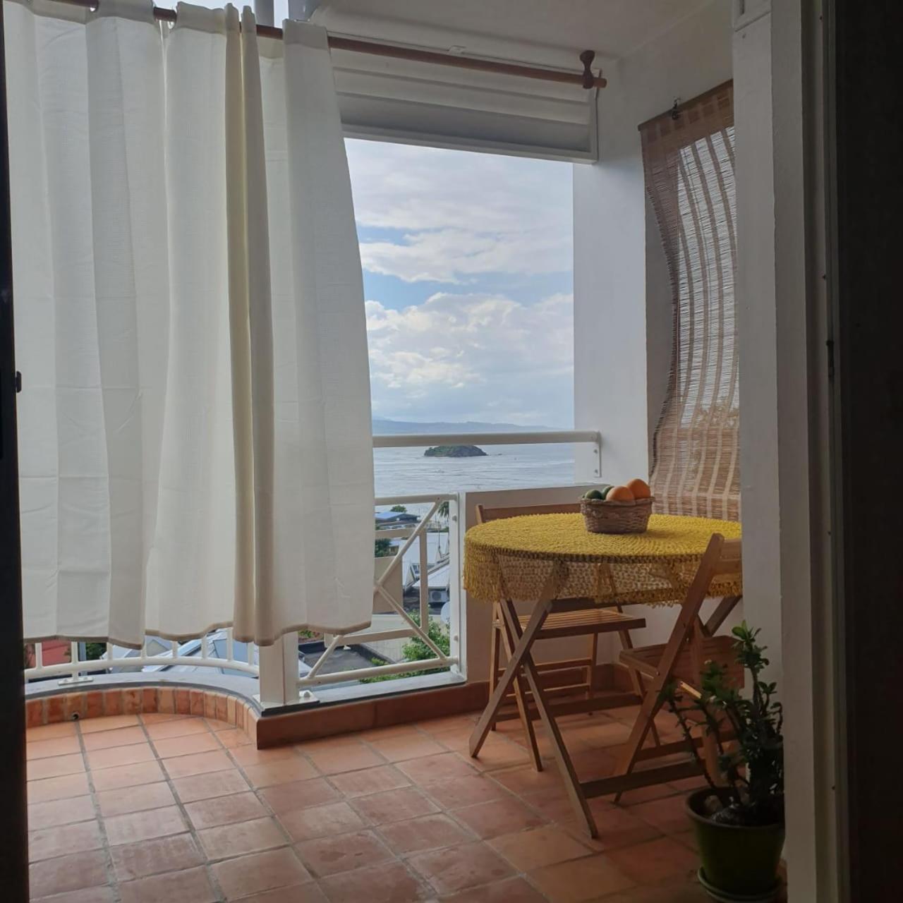 Appartement De La Baie, Vue Magnifique, Tartane Ла-Трините Экстерьер фото